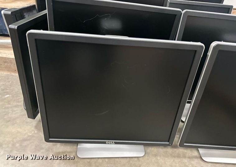 image for item EK0530 (15) Dell monitors