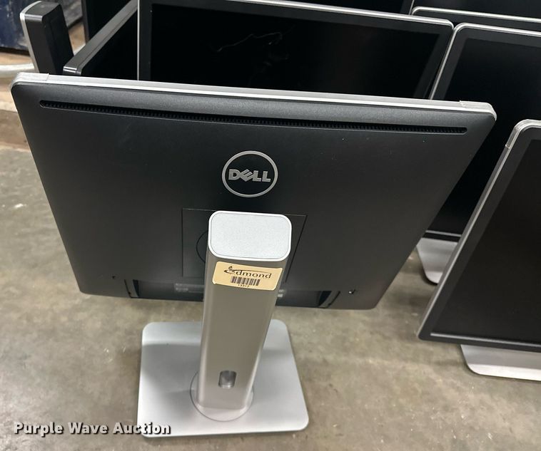 image for item EK0530 (15) Dell monitors