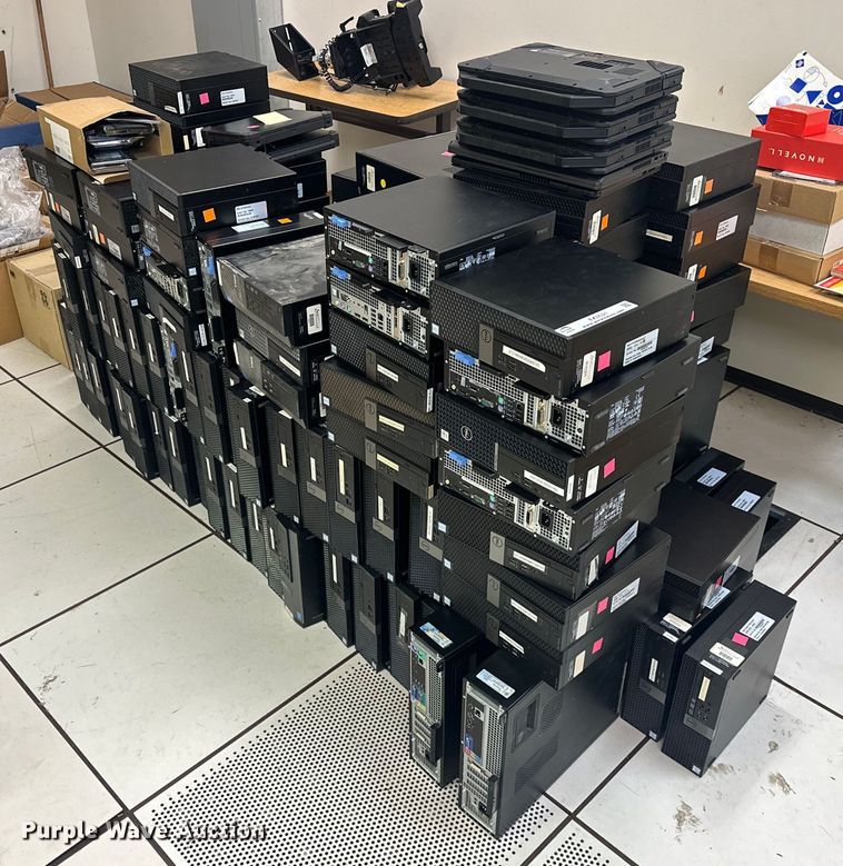 image for item EK0531 Approximately 148 Dell desktops