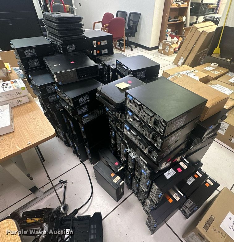 image for item EK0531 Approximately 148 Dell desktops