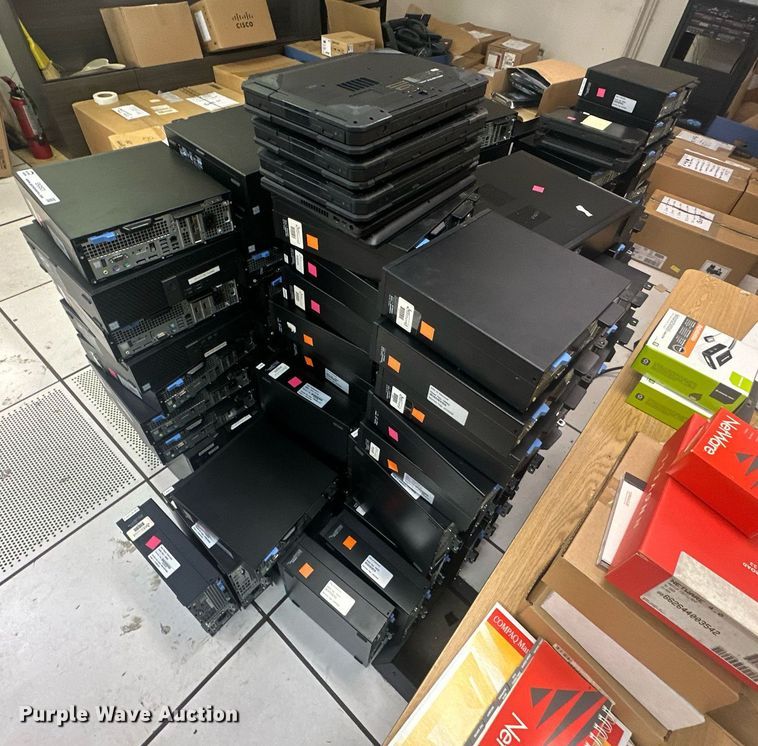 image for item EK0531 Approximately 148 Dell desktops