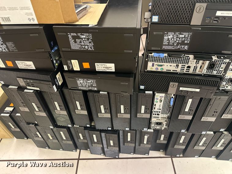 image for item EK0531 Approximately 148 Dell desktops