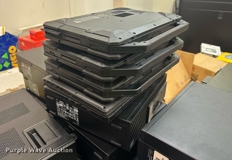 image for item EK0531 Approximately 148 Dell desktops