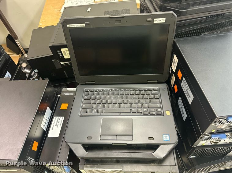 image for item EK0531 Approximately 148 Dell desktops