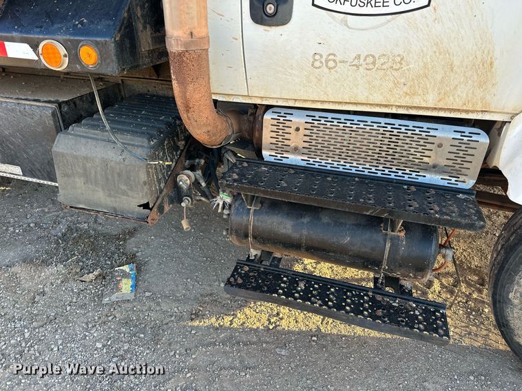 image for item EK0538 2009 International 7400 dump truck