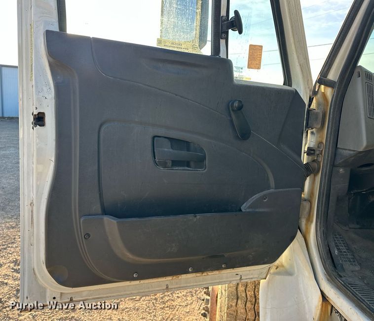 image for item EK0538 2009 International 7400 dump truck