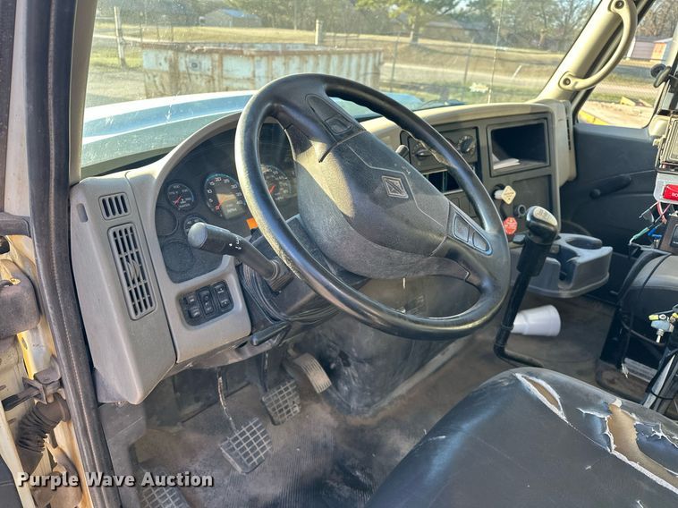 image for item EK0538 2009 International 7400 dump truck