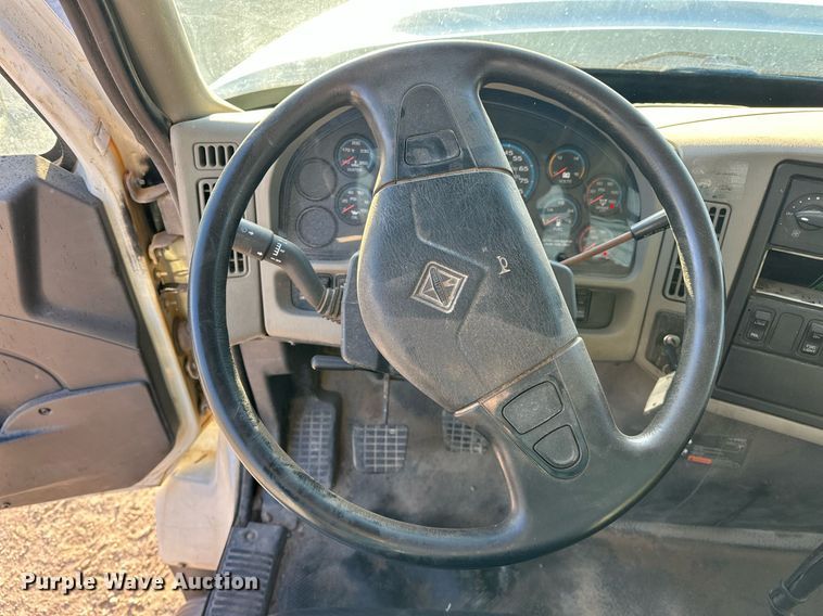 image for item EK0538 2009 International 7400 dump truck