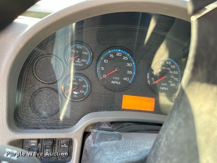 image for item EK0538 2009 International 7400 dump truck