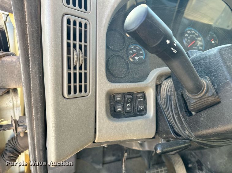 image for item EK0538 2009 International 7400 dump truck