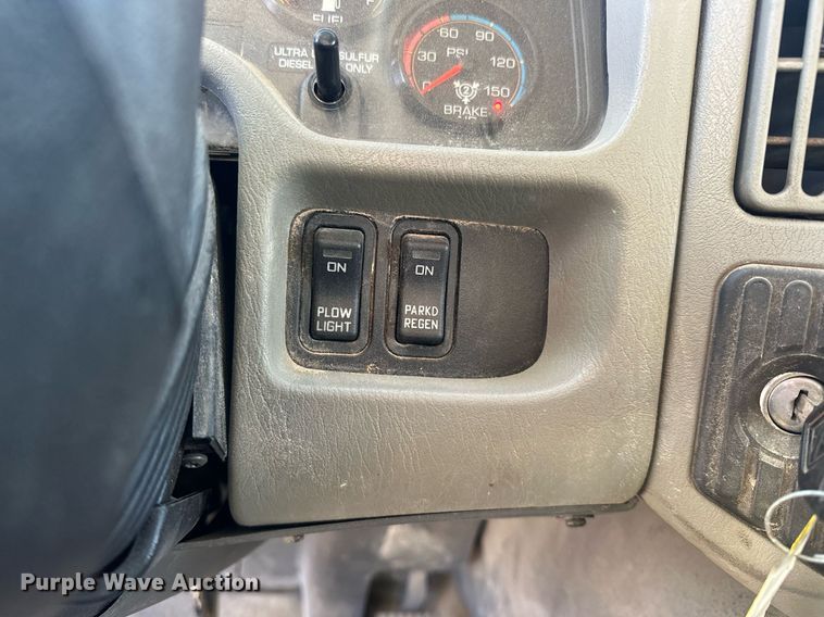 image for item EK0538 2009 International 7400 dump truck