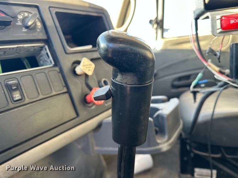 image for item EK0538 2009 International 7400 dump truck