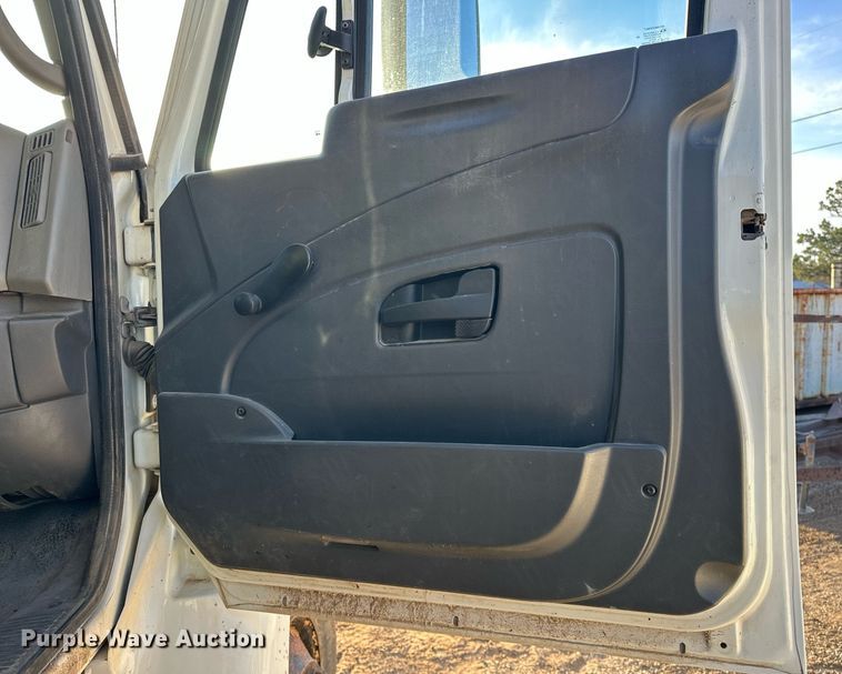 image for item EK0538 2009 International 7400 dump truck