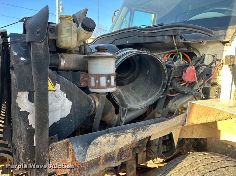 image for item EK0538 2009 International 7400 dump truck