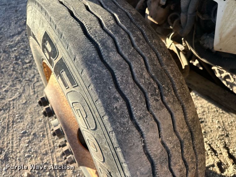 image for item EK0538 2009 International 7400 dump truck