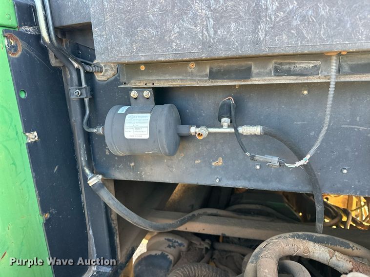 image for item EK0541 2003 John Deere 6615 tractor