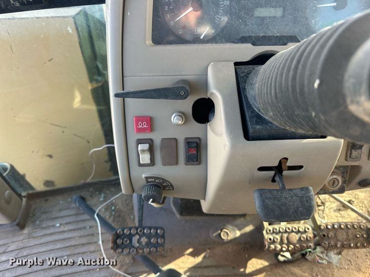 image for item EK0541 2003 John Deere 6615 tractor