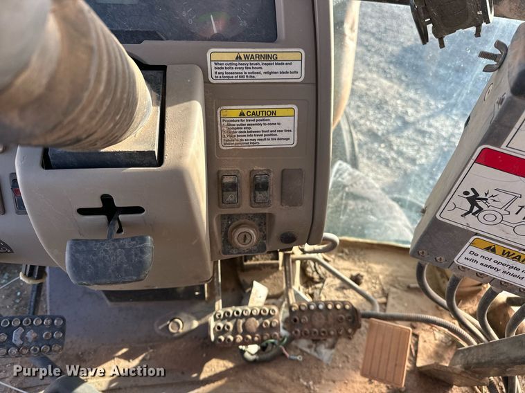 image for item EK0541 2003 John Deere 6615 tractor