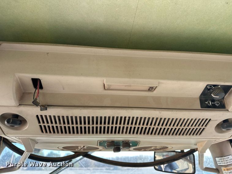 image for item EK0541 2003 John Deere 6615 tractor