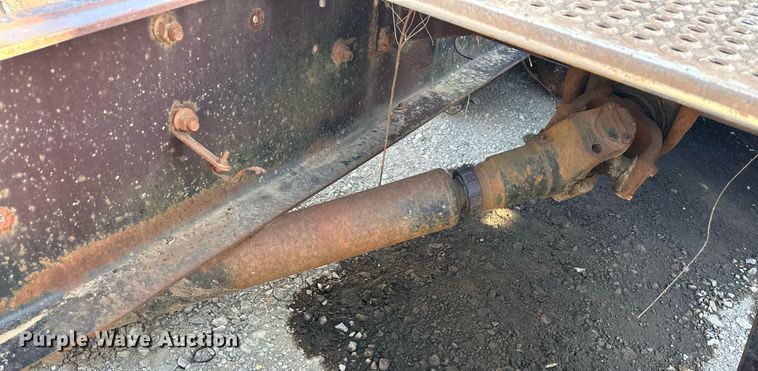 image for item EK0542 1995 International 9400 semi truck