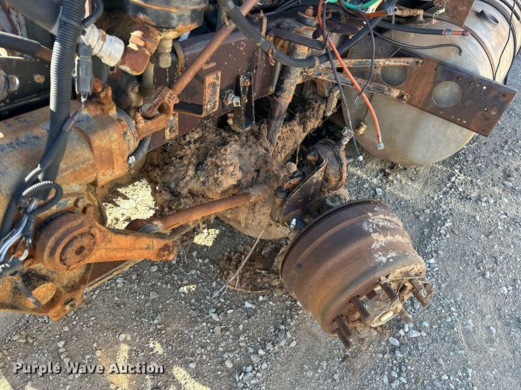 image for item EK0542 1995 International 9400 semi truck