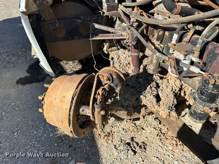 image for item EK0542 1995 International 9400 semi truck