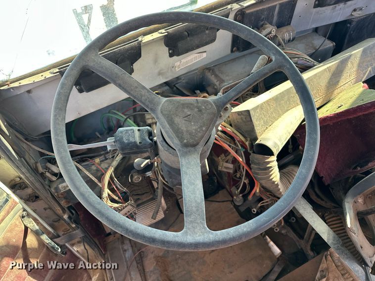 image for item EK0542 1995 International 9400 semi truck