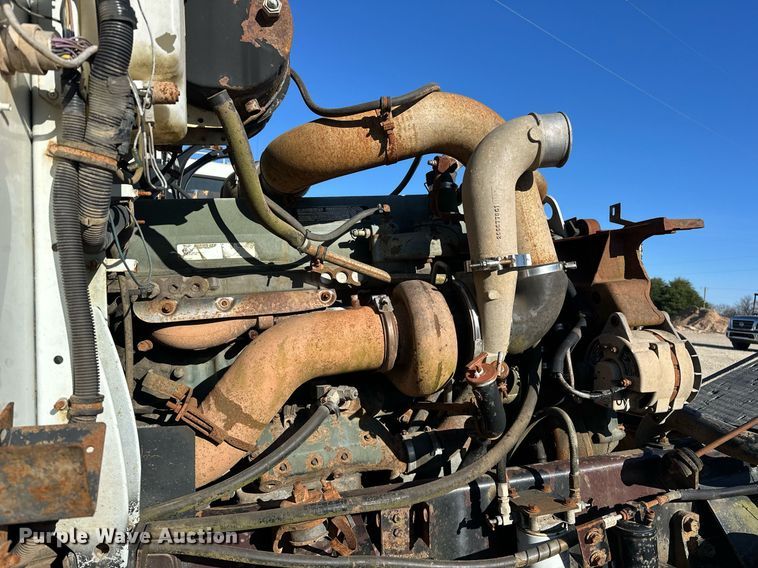 image for item EK0542 1995 International 9400 semi truck