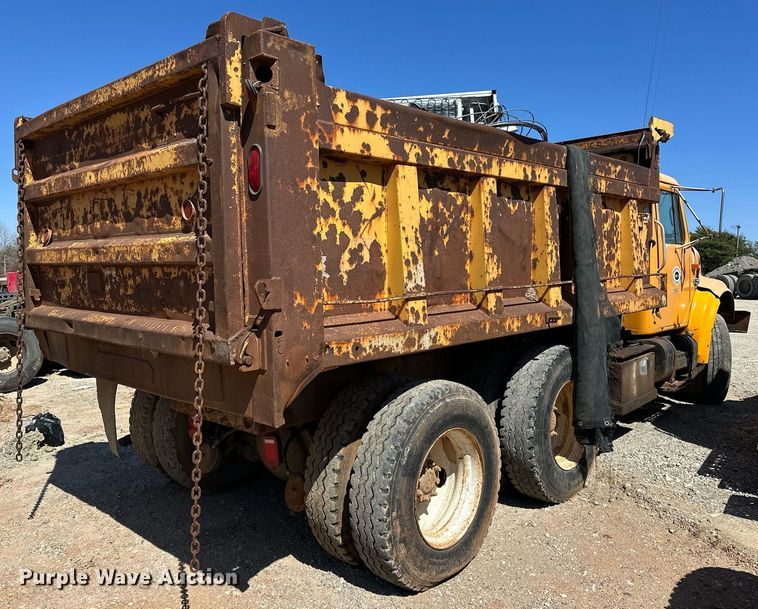 image for item EK0544 1997 International 4900  dump truck