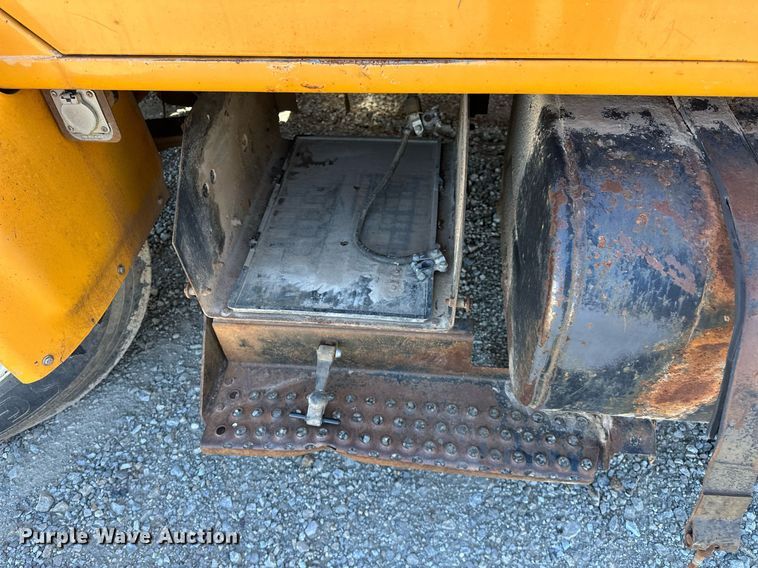 image for item EK0544 1997 International 4900  dump truck