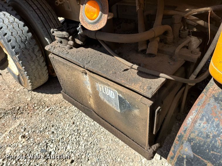 image for item EK0544 1997 International 4900  dump truck
