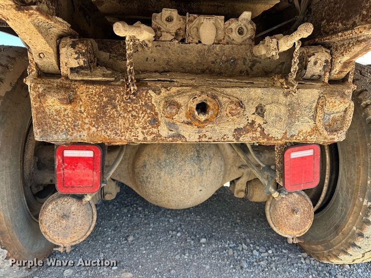 image for item EK0544 1997 International 4900  dump truck