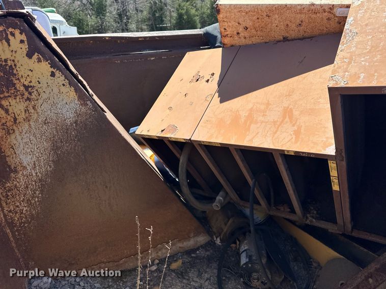 image for item EK0544 1997 International 4900  dump truck