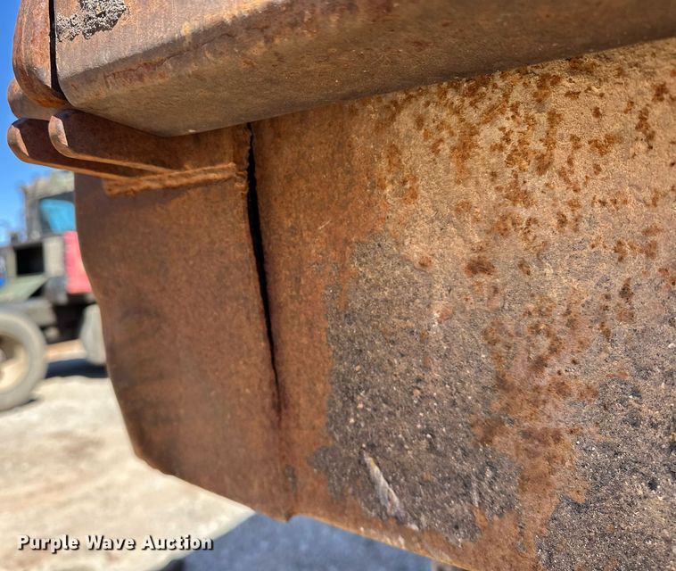 image for item EK0544 1997 International 4900  dump truck