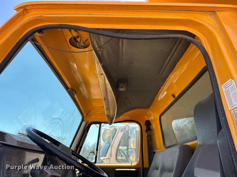 image for item EK0544 1997 International 4900  dump truck