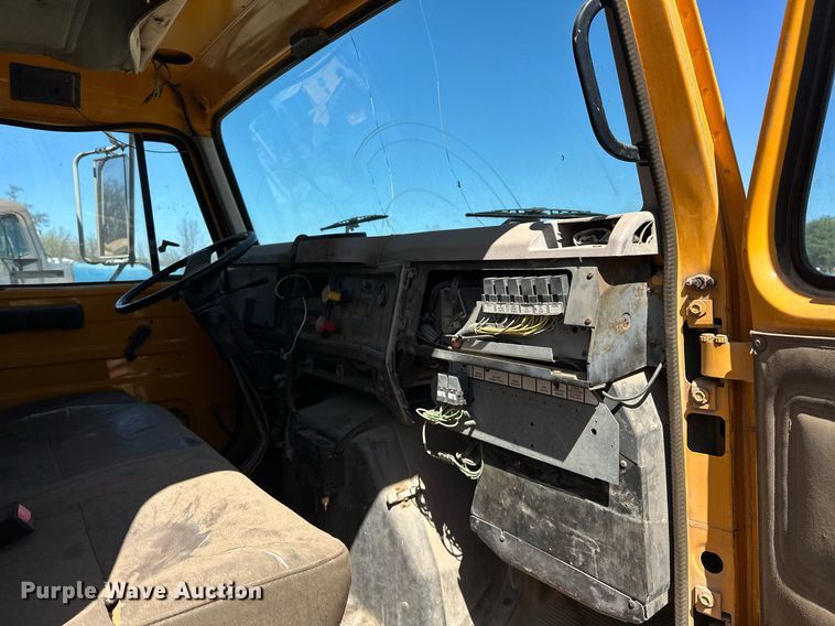 image for item EK0544 1997 International 4900  dump truck