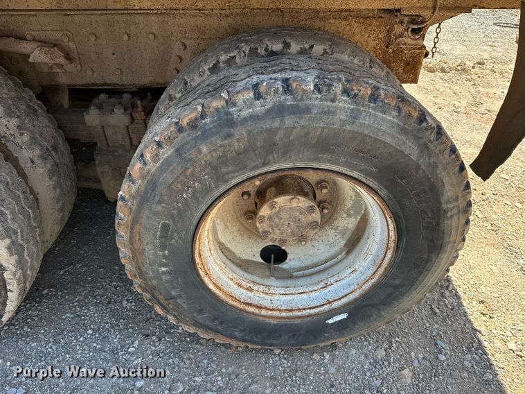 image for item EK0544 1997 International 4900  dump truck