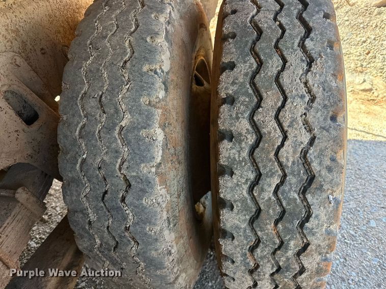 image for item EK0544 1997 International 4900  dump truck