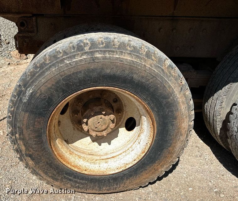 image for item EK0544 1997 International 4900  dump truck