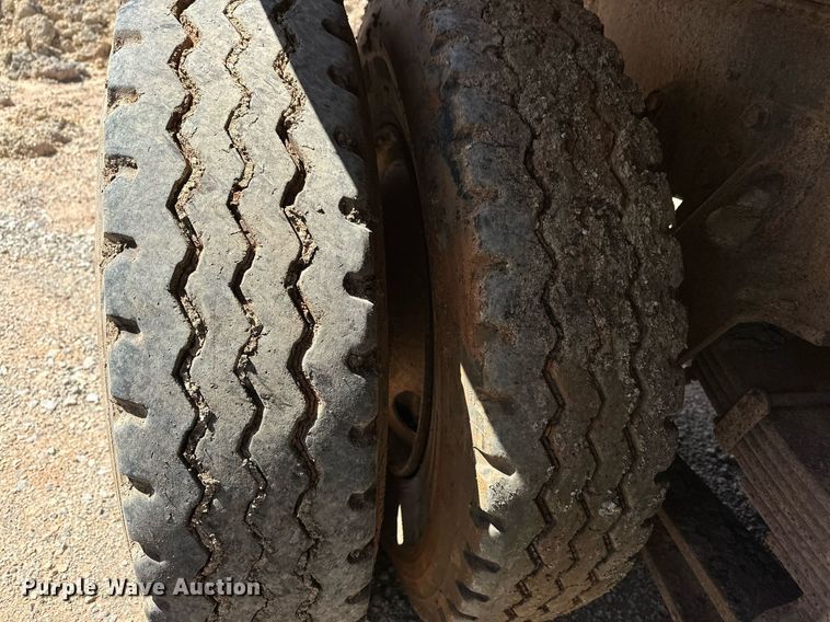 image for item EK0544 1997 International 4900  dump truck