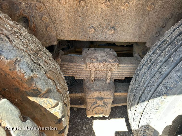 image for item EK0544 1997 International 4900  dump truck