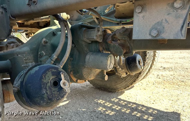 image for item EK0545 2001 Freightliner FLD 120 glider kit semi truck