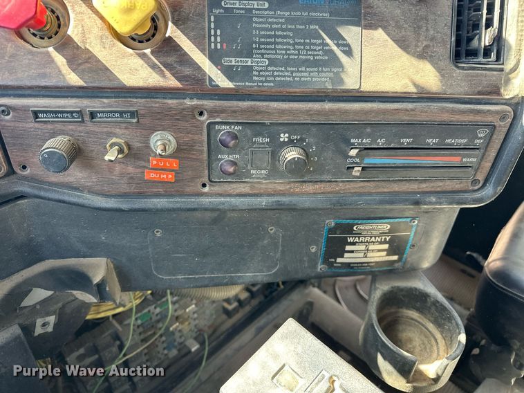 image for item EK0545 2001 Freightliner FLD 120 glider kit semi truck