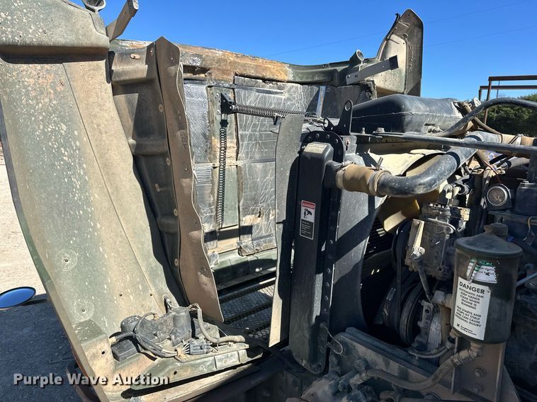 image for item EK0545 2001 Freightliner FLD 120 glider kit semi truck