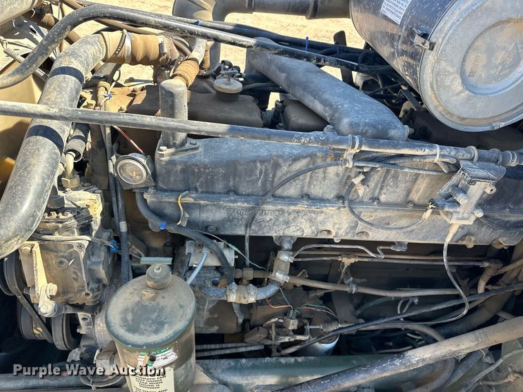 image for item EK0545 2001 Freightliner FLD 120 glider kit semi truck