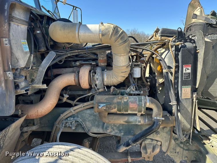 image for item EK0545 2001 Freightliner FLD 120 glider kit semi truck