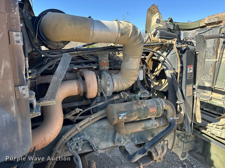 image for item EK0545 2001 Freightliner FLD 120 glider kit semi truck