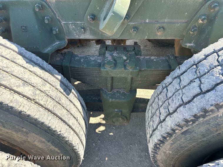 image for item EK0545 2001 Freightliner FLD 120 glider kit semi truck