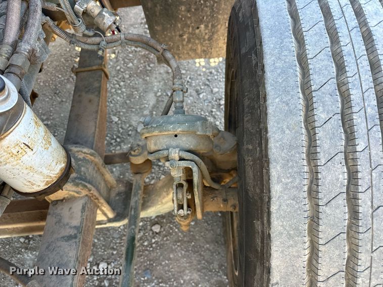 image for item EK0545 2001 Freightliner FLD 120 glider kit semi truck