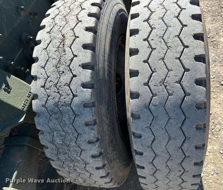 image for item EK0545 2001 Freightliner FLD 120 glider kit semi truck